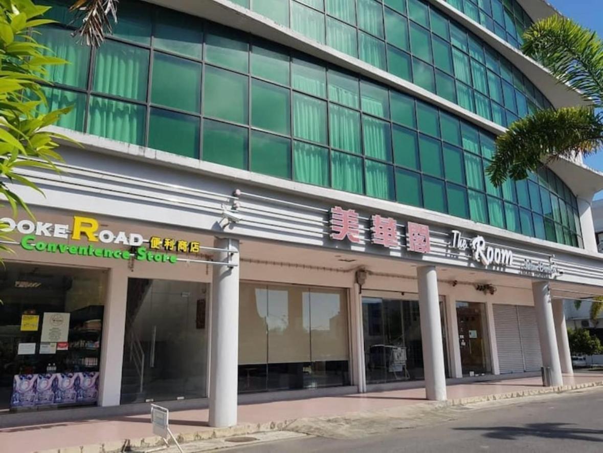 The Room Hotel Miri Exterior foto