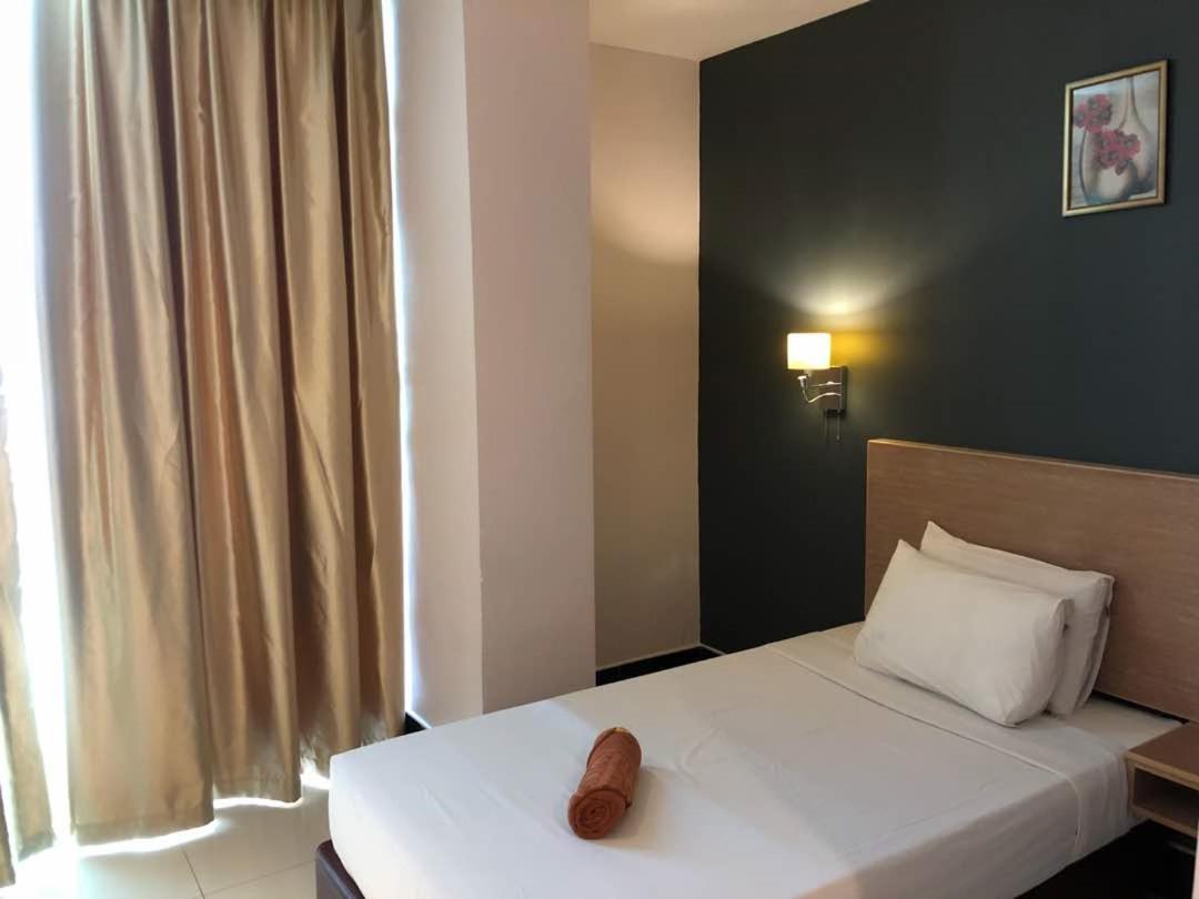 The Room Hotel Miri Cameră foto