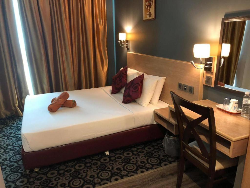 The Room Hotel Miri Cameră foto